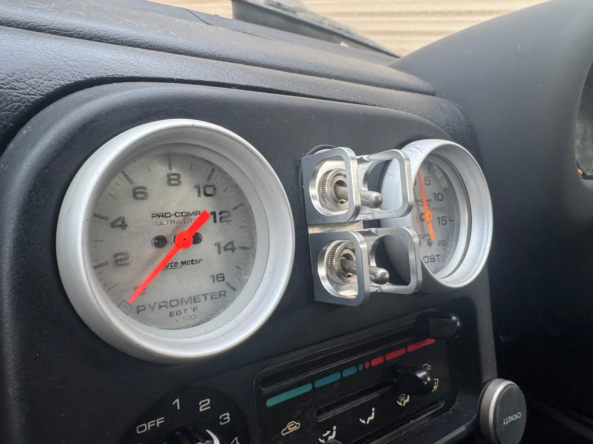 ISS-STYLE Toggle Switch Guard (Billet Aluminium - Silver)