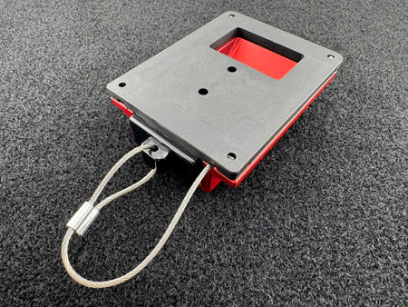 Duskie red billet aluminium housing kit with black dust cap and wire rope, for 12V 4x4 setups.